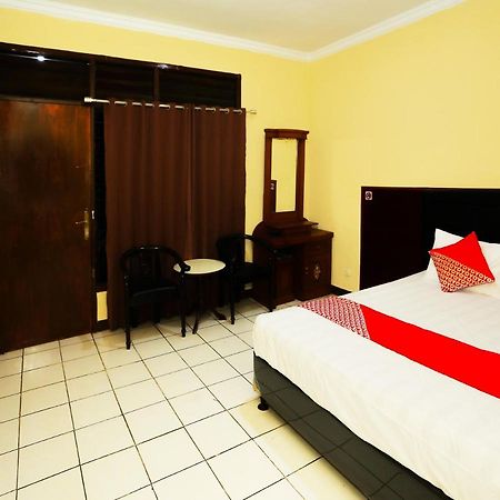 Oyo 93136 Hotel Santo Djaya 2 Bogor Luaran gambar